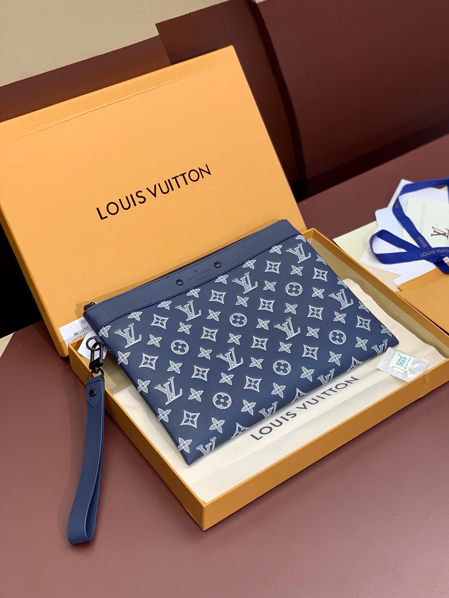 Elegant Louis Vuitton Clutch Bags 56338