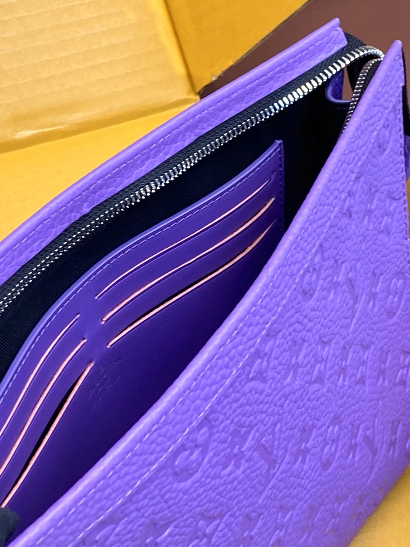 Louis Vuitton Clutch Bags Fashionable 56342