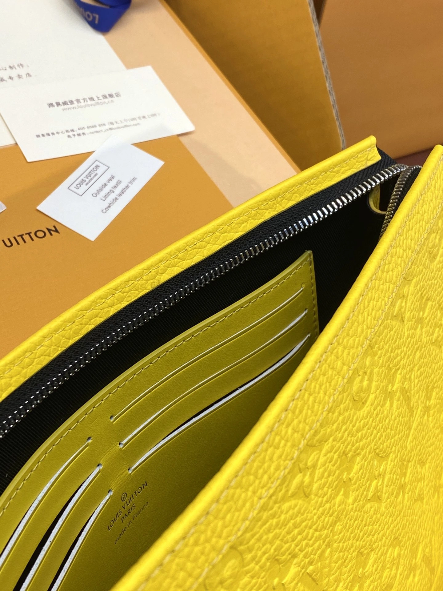 Tailored Louis Vuitton Clutch Bags 56332