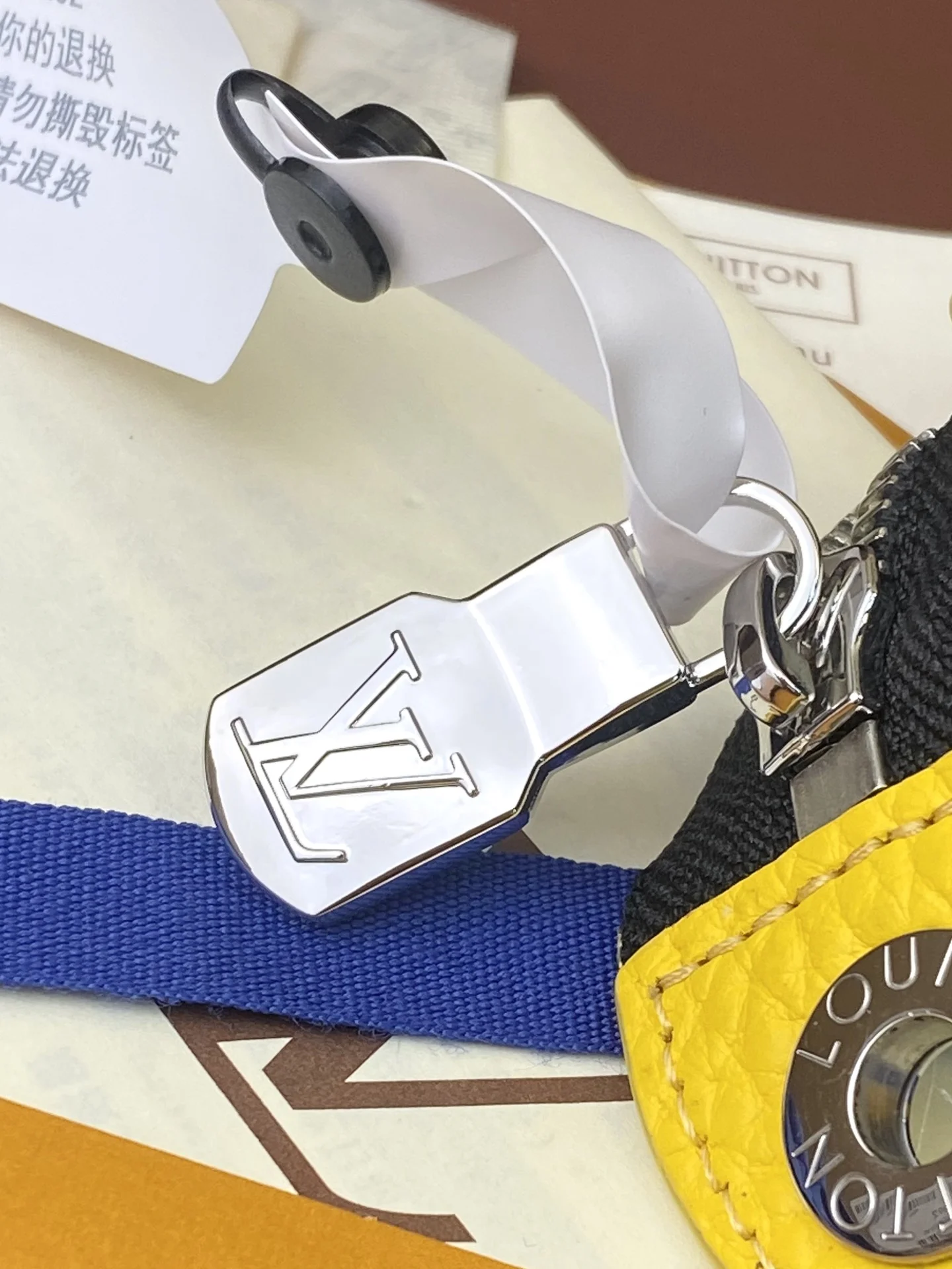 Tailored Louis Vuitton Clutch Bags 56332