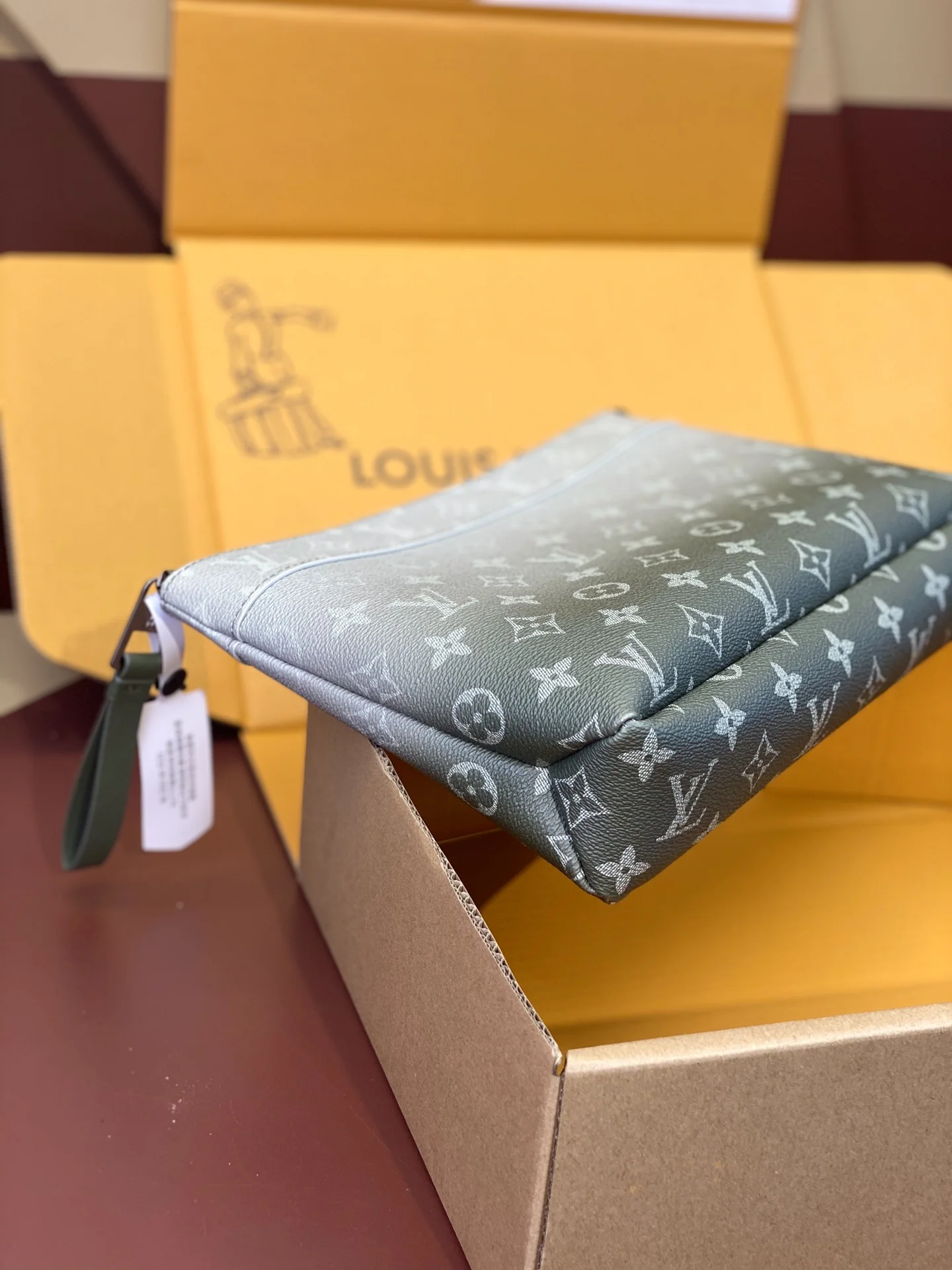 Lightweight Louis Vuitton Clutch Bags 56314