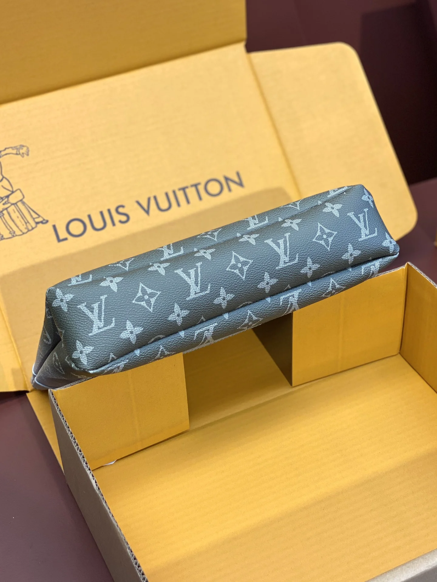 Lightweight Louis Vuitton Clutch Bags 56314