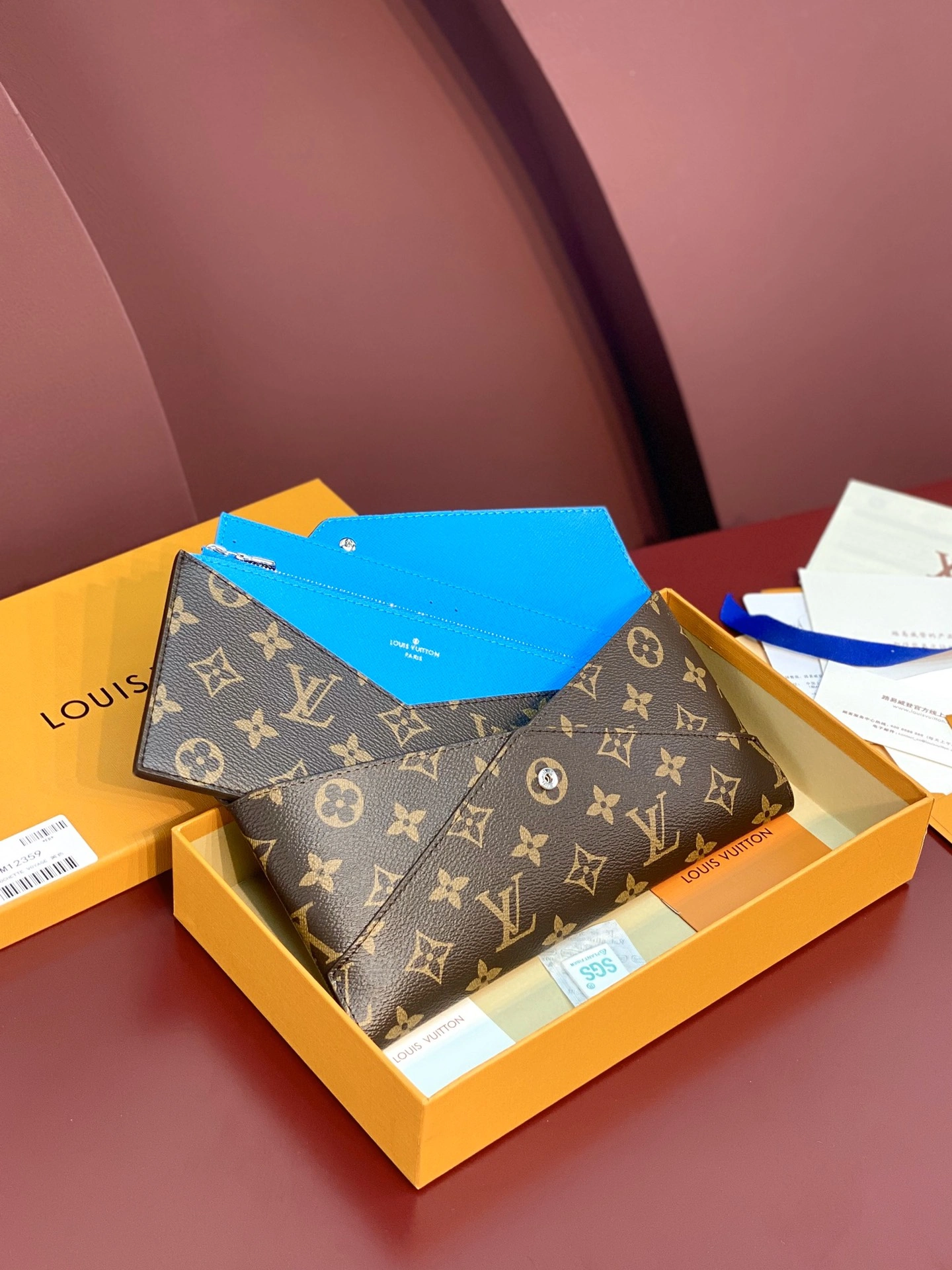 Minimalist Louis Vuitton Clutch Bags 56348