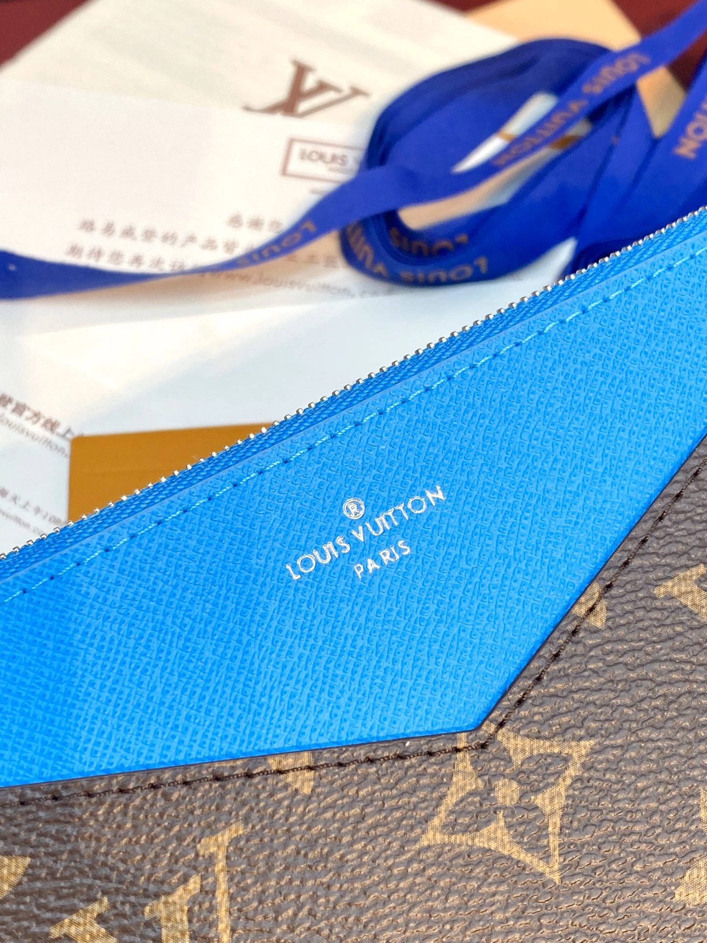Minimalist Louis Vuitton Clutch Bags 56348