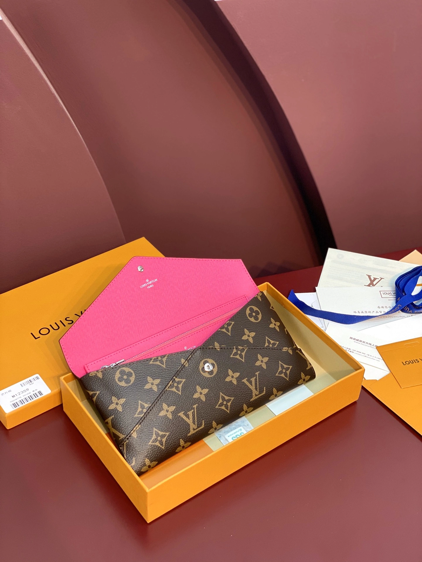 Louis Vuitton Clutch Bags Breathable 56311