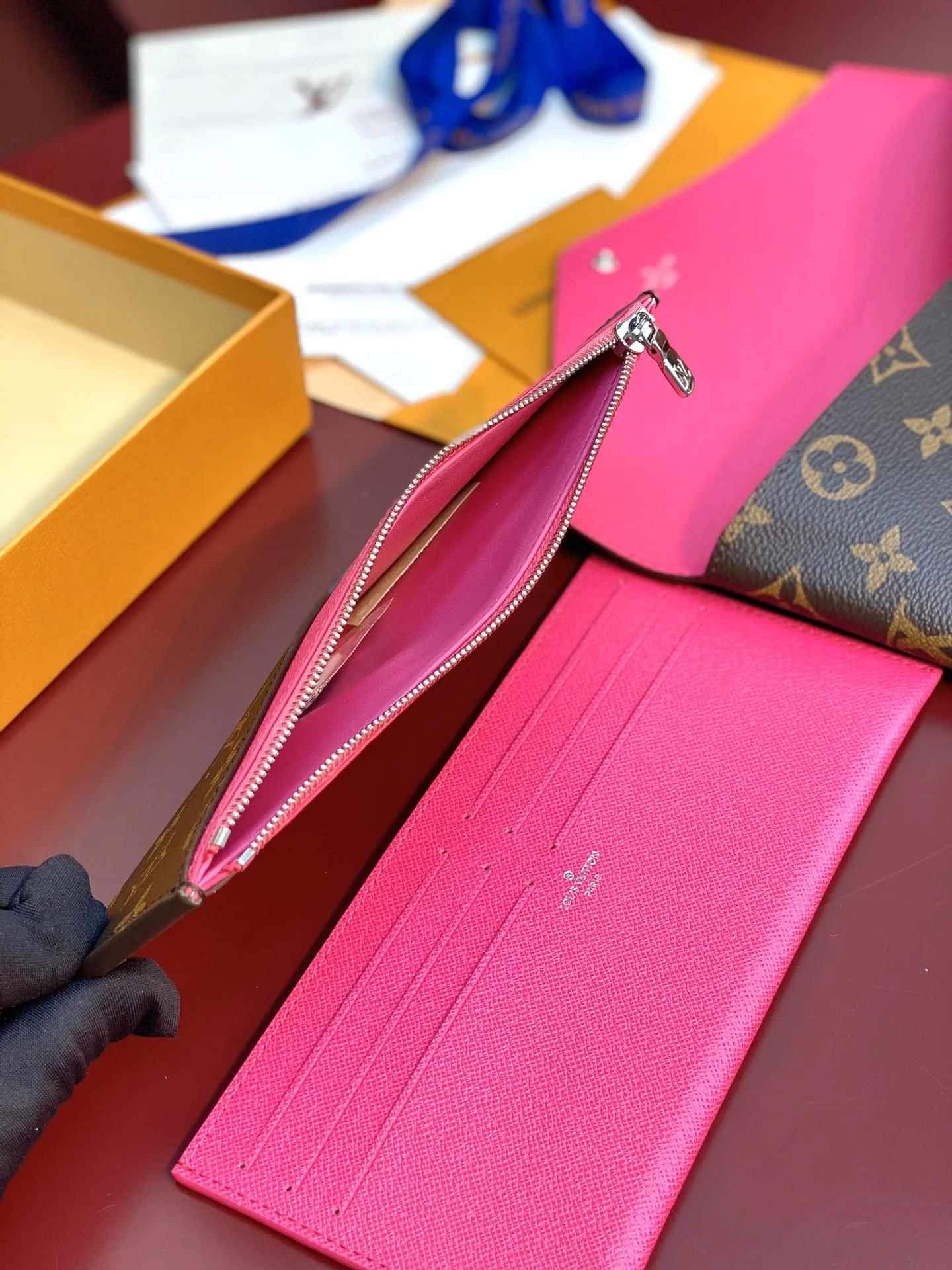 Louis Vuitton Clutch Bags Breathable 56311