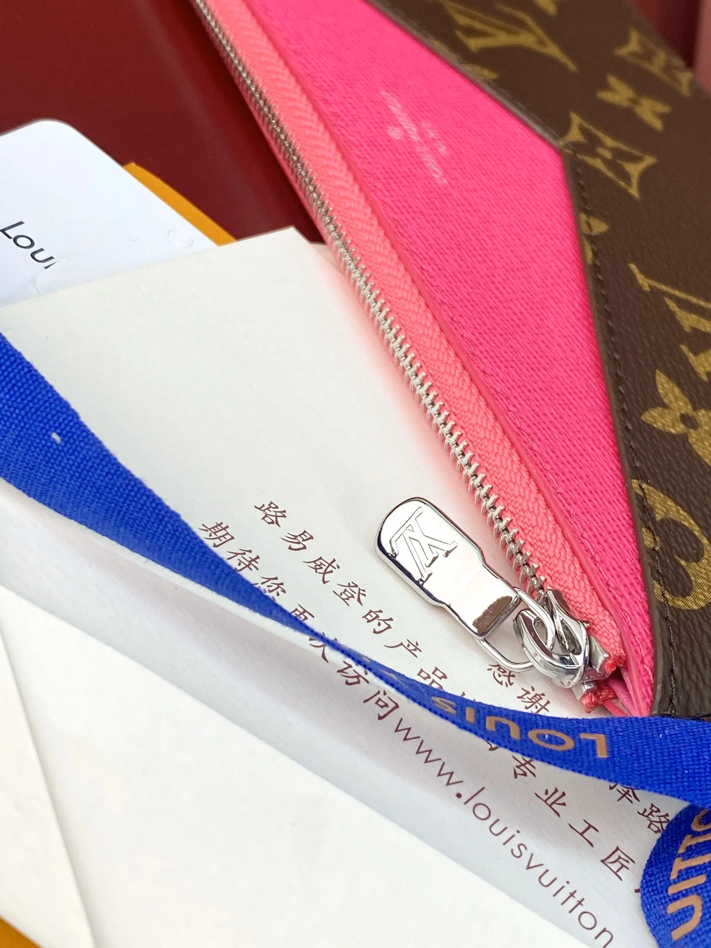 Louis Vuitton Clutch Bags Breathable 56311