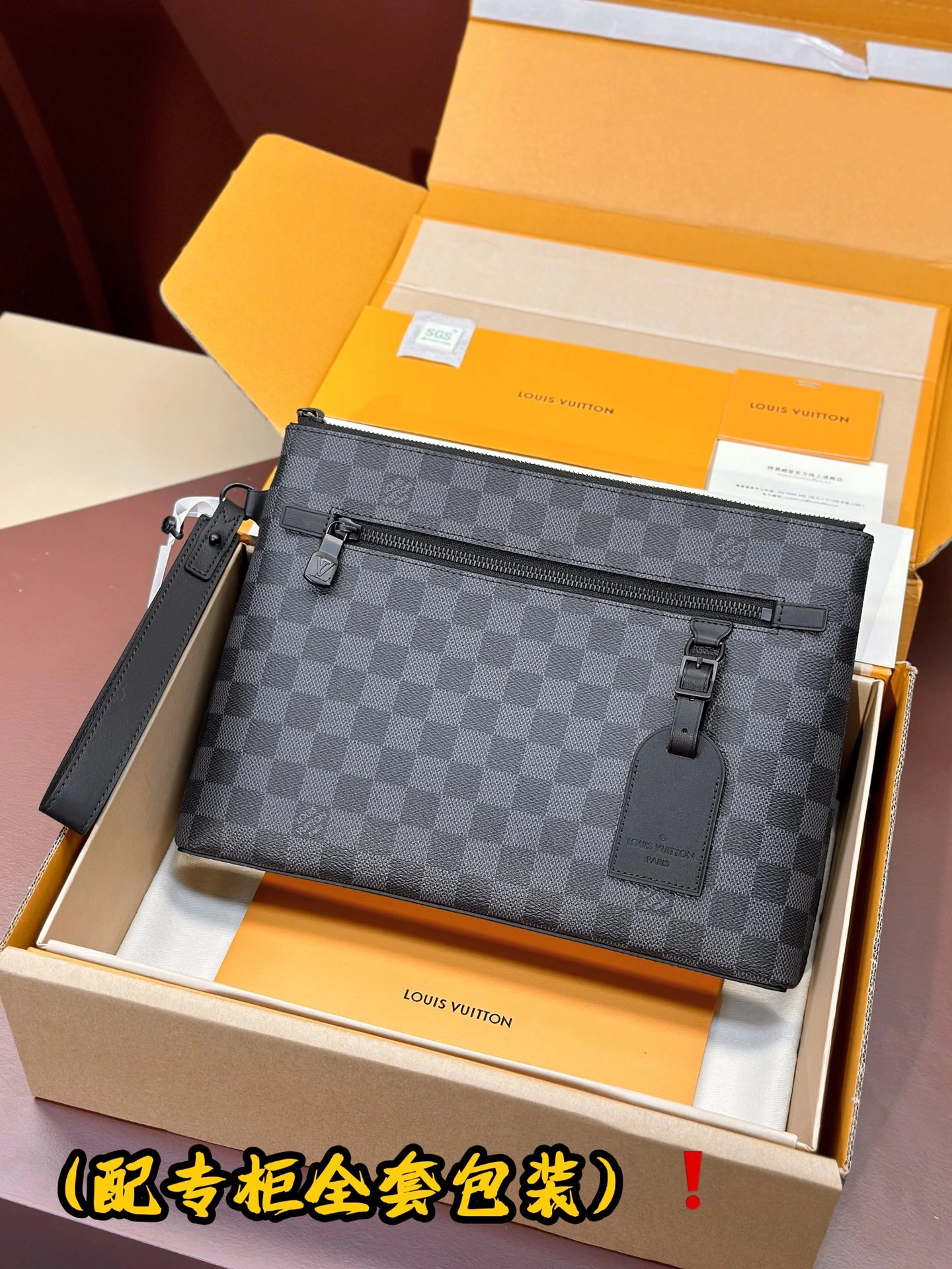 Contemporary Louis Vuitton Clutch Bags 56335