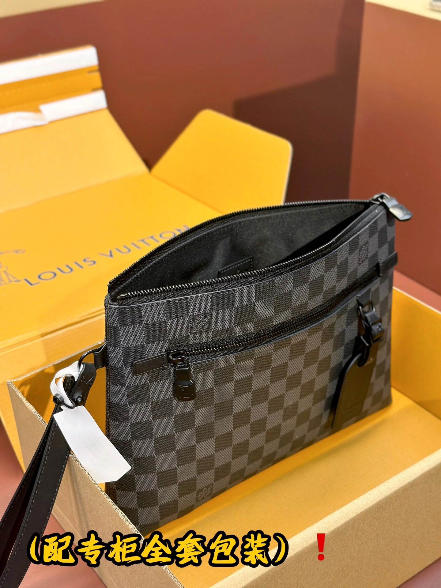 Contemporary Louis Vuitton Clutch Bags 56335