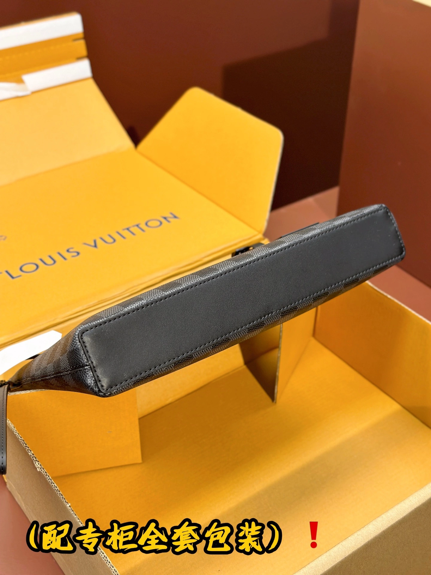 Contemporary Louis Vuitton Clutch Bags 56335