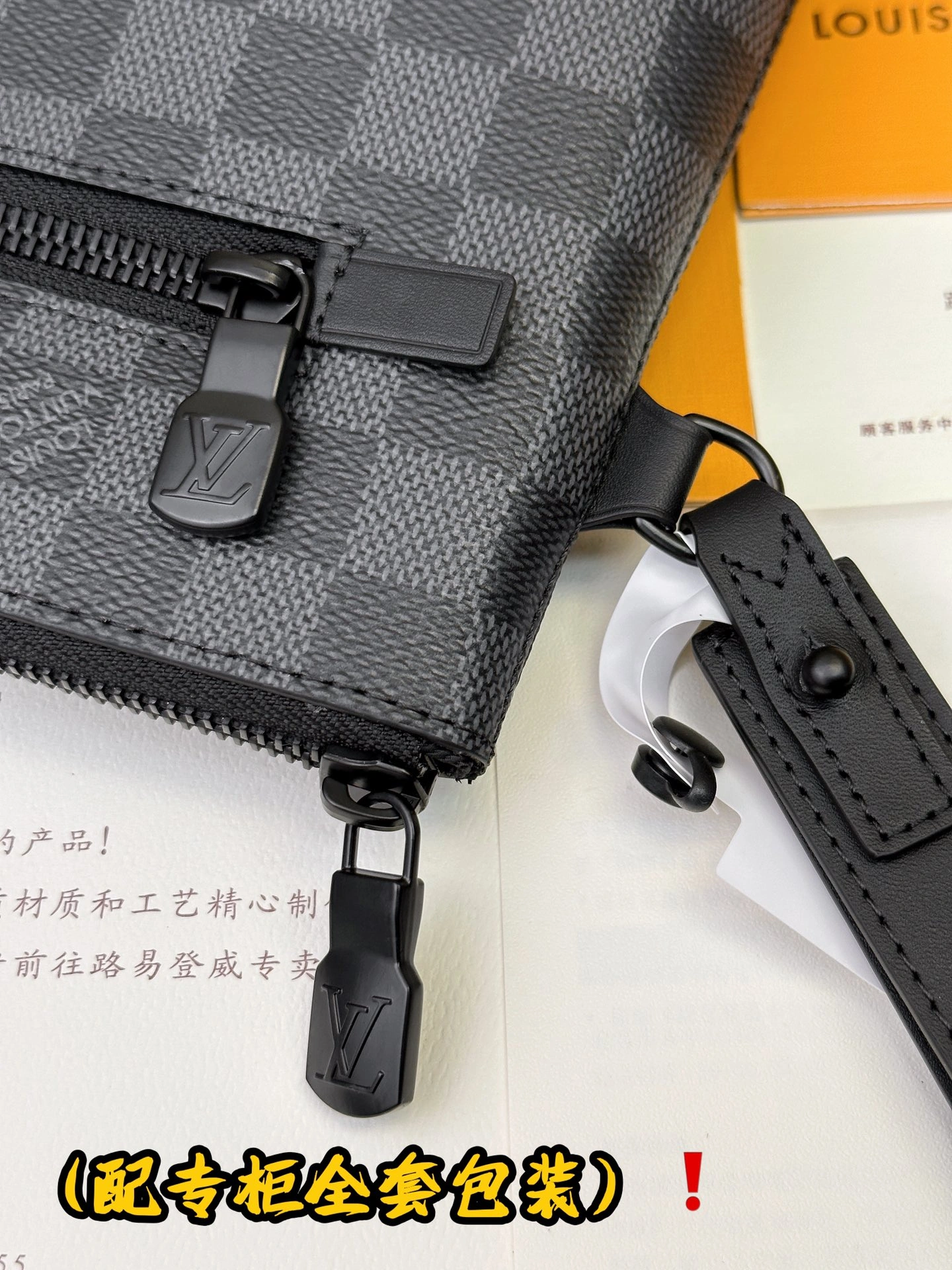 Contemporary Louis Vuitton Clutch Bags 56335