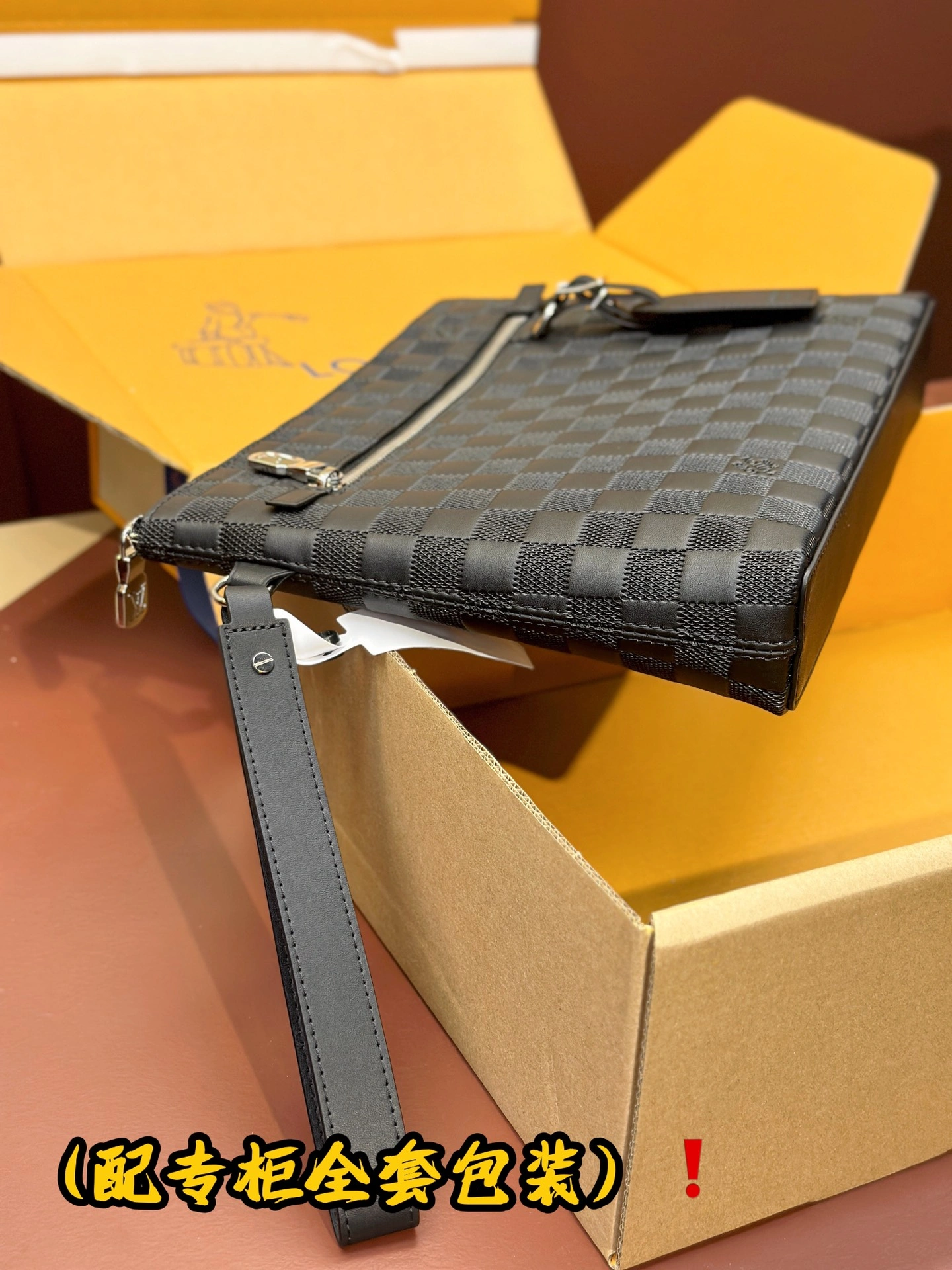 Breathable Louis Vuitton Clutch Bags 56310
