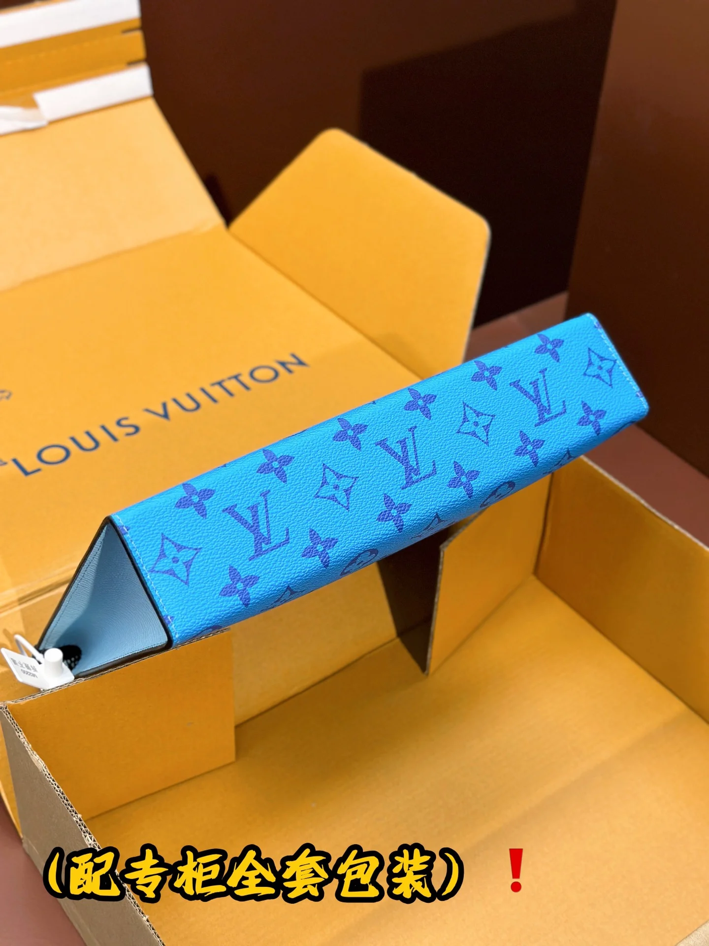 Louis Vuitton Clutch Bags Fashionable 56303