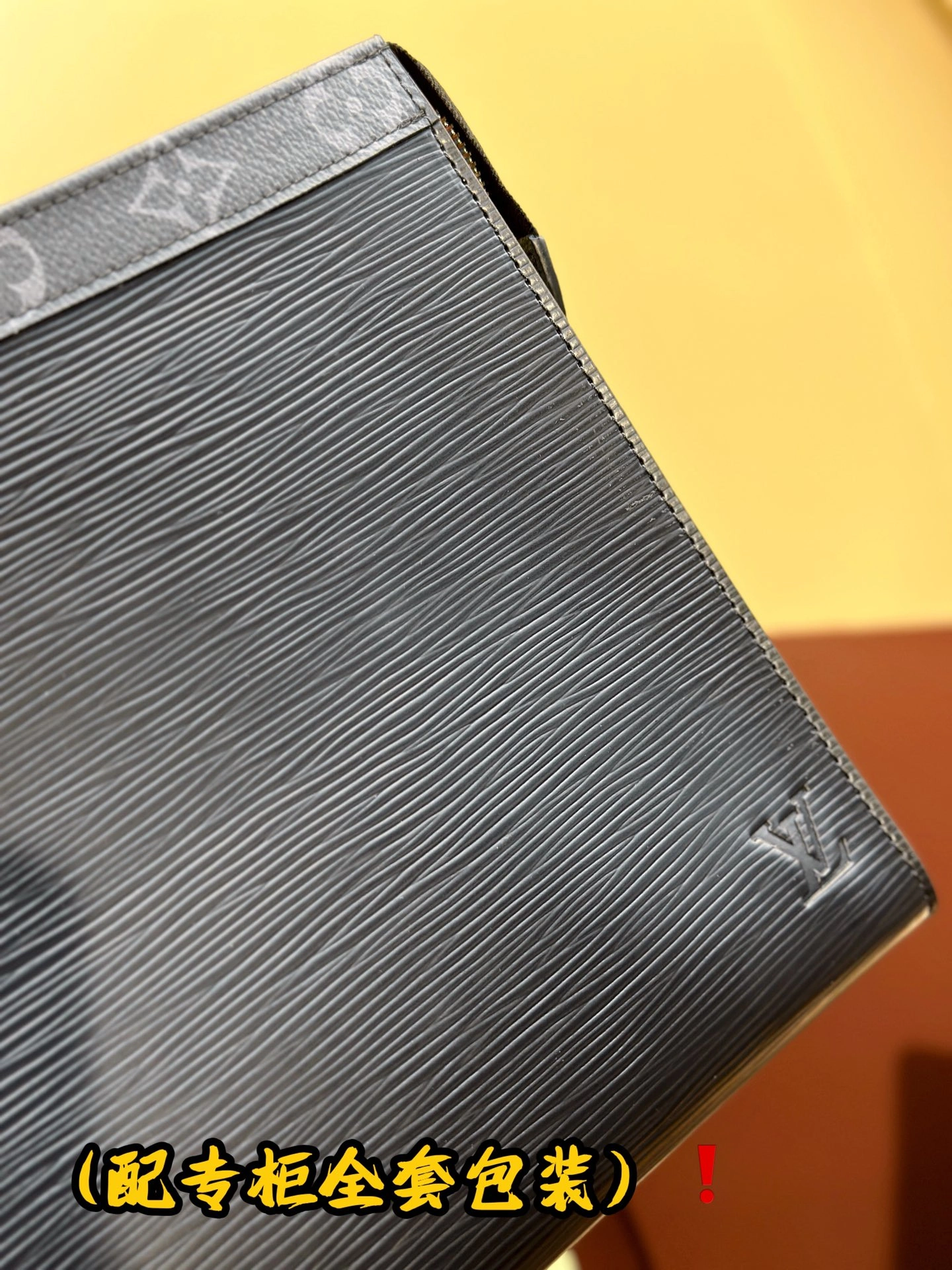 Sporty Louis Vuitton Clutch Bags 56339