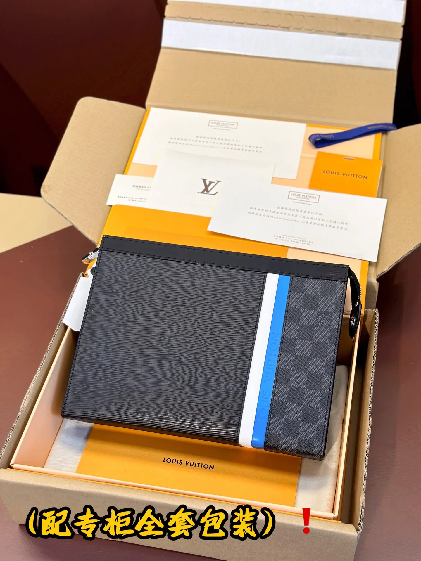 Sleek Louis Vuitton Clutch Bags 56294