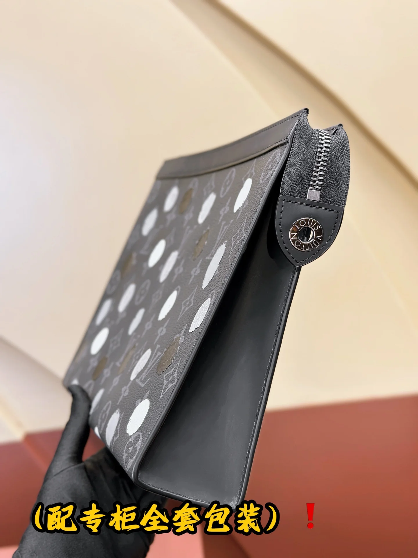 UrbanChic Louis Vuitton Clutch Bags 56291