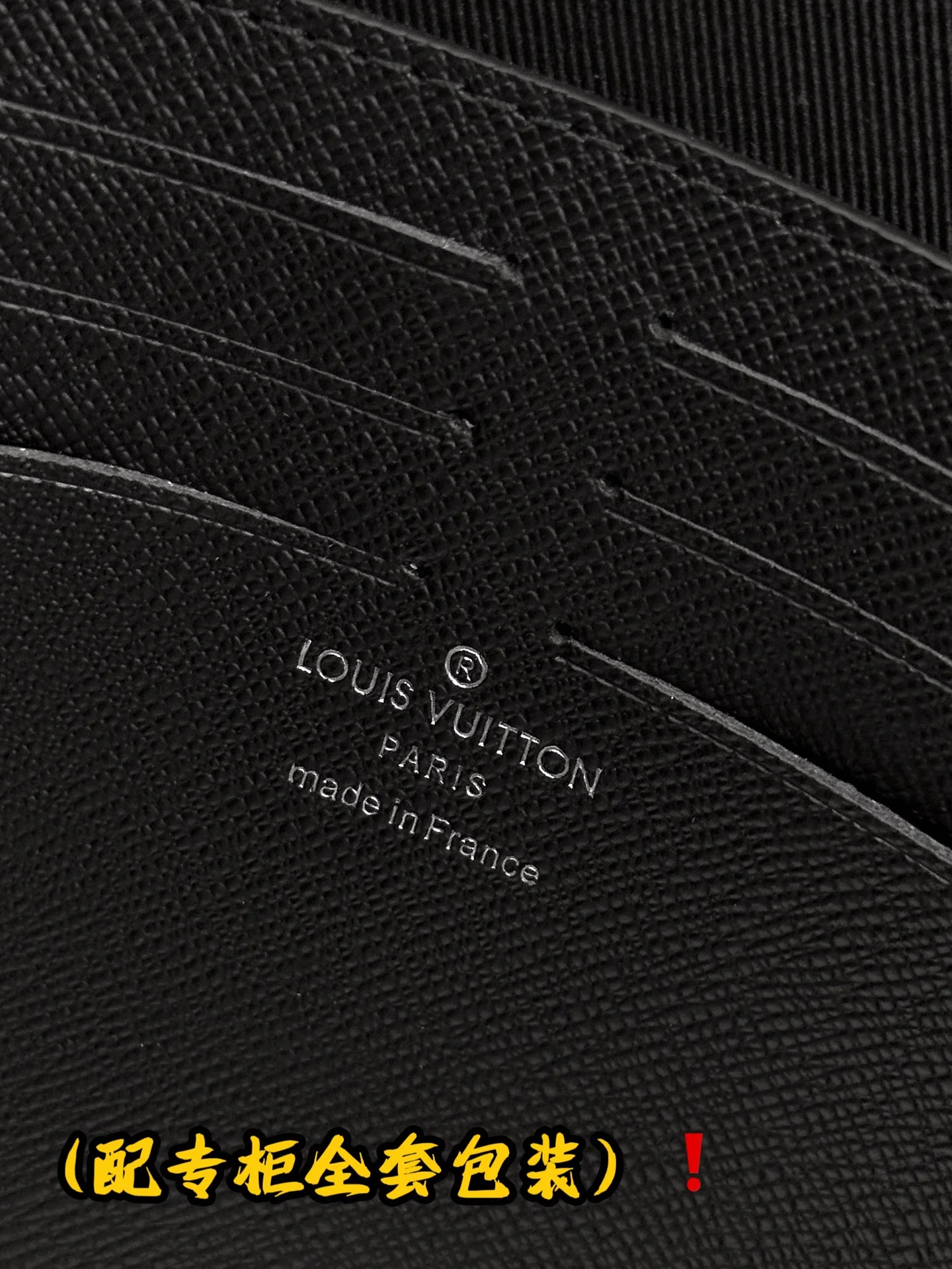 WaterResistant Louis Vuitton Clutch Bags 56281