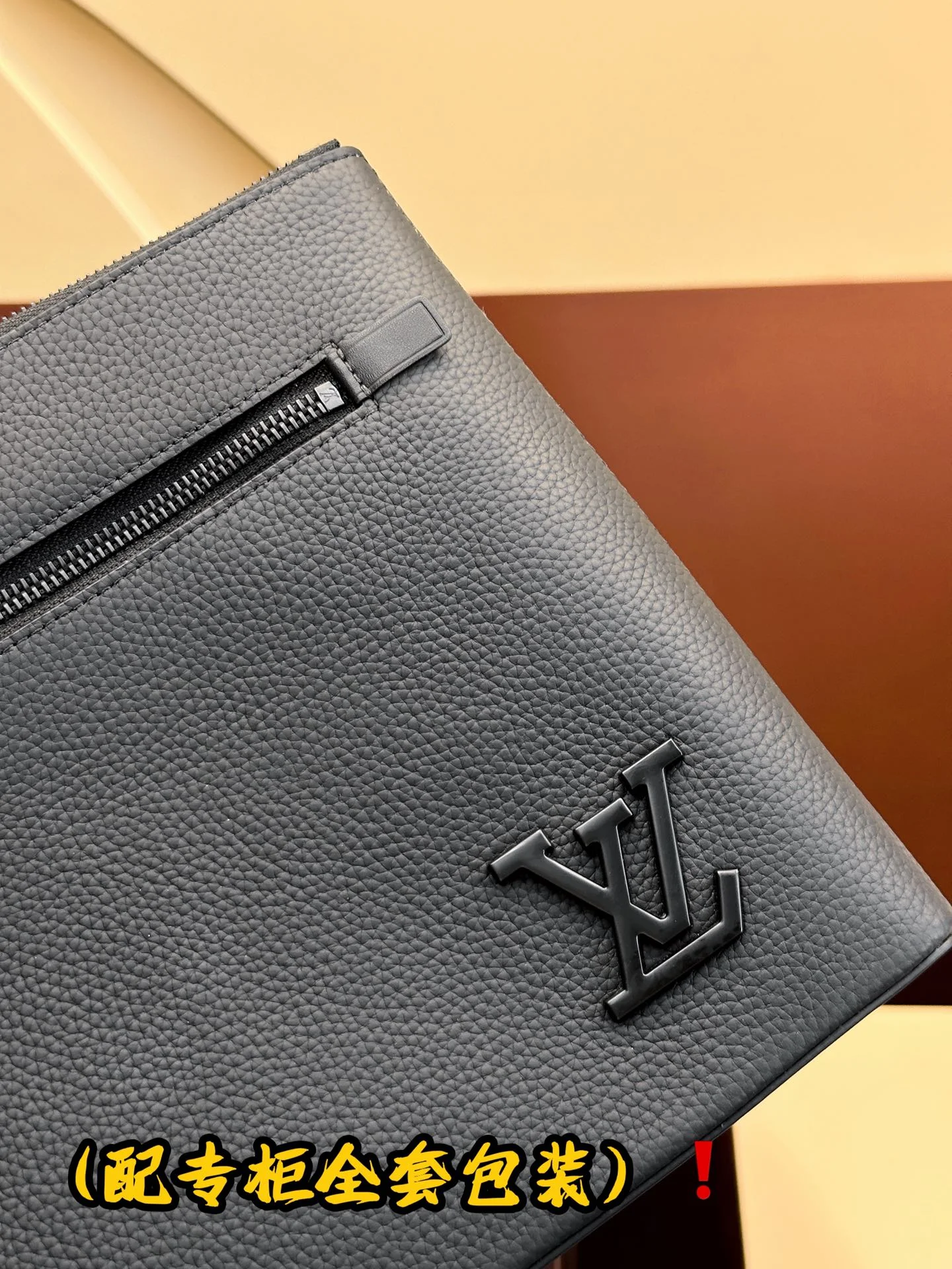 Bold Louis Vuitton Clutch Bags 56259