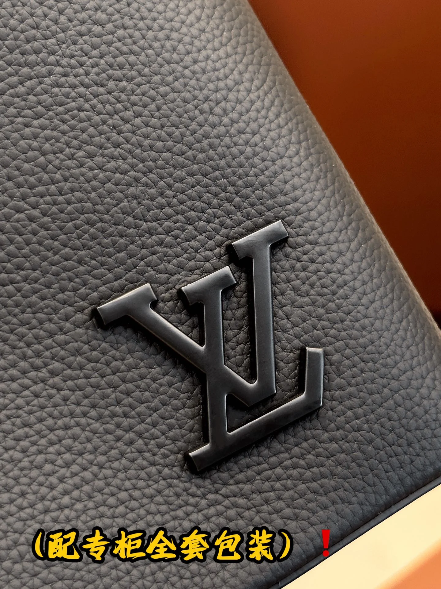 Bold Louis Vuitton Clutch Bags 56259