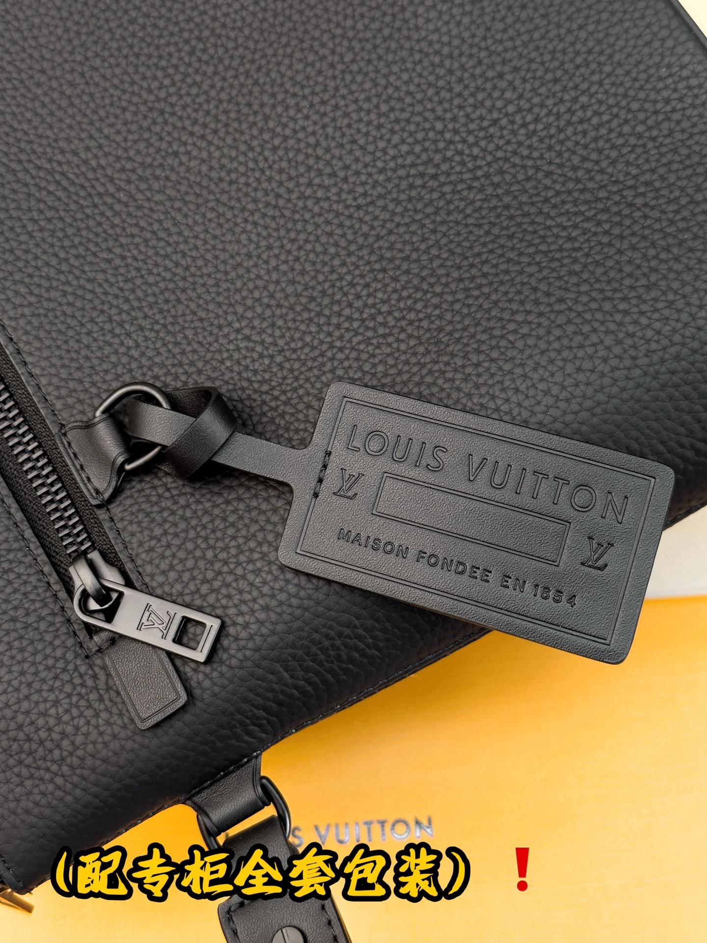 Bold Louis Vuitton Clutch Bags 56259