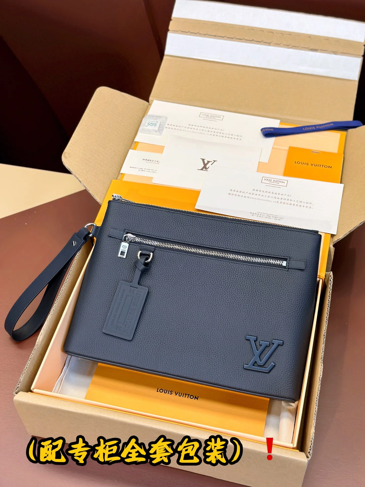 Sleek Louis Vuitton Clutch Bags 56257