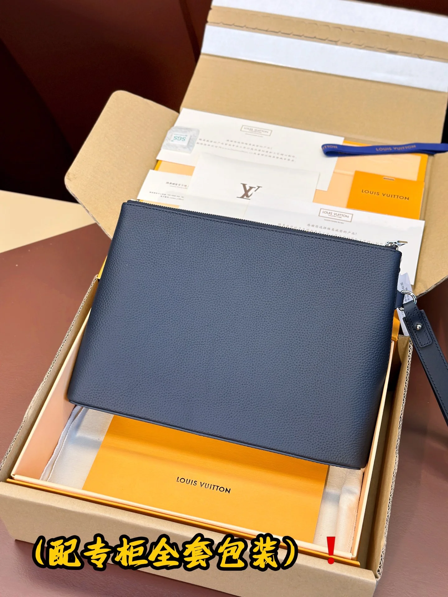Sleek Louis Vuitton Clutch Bags 56257