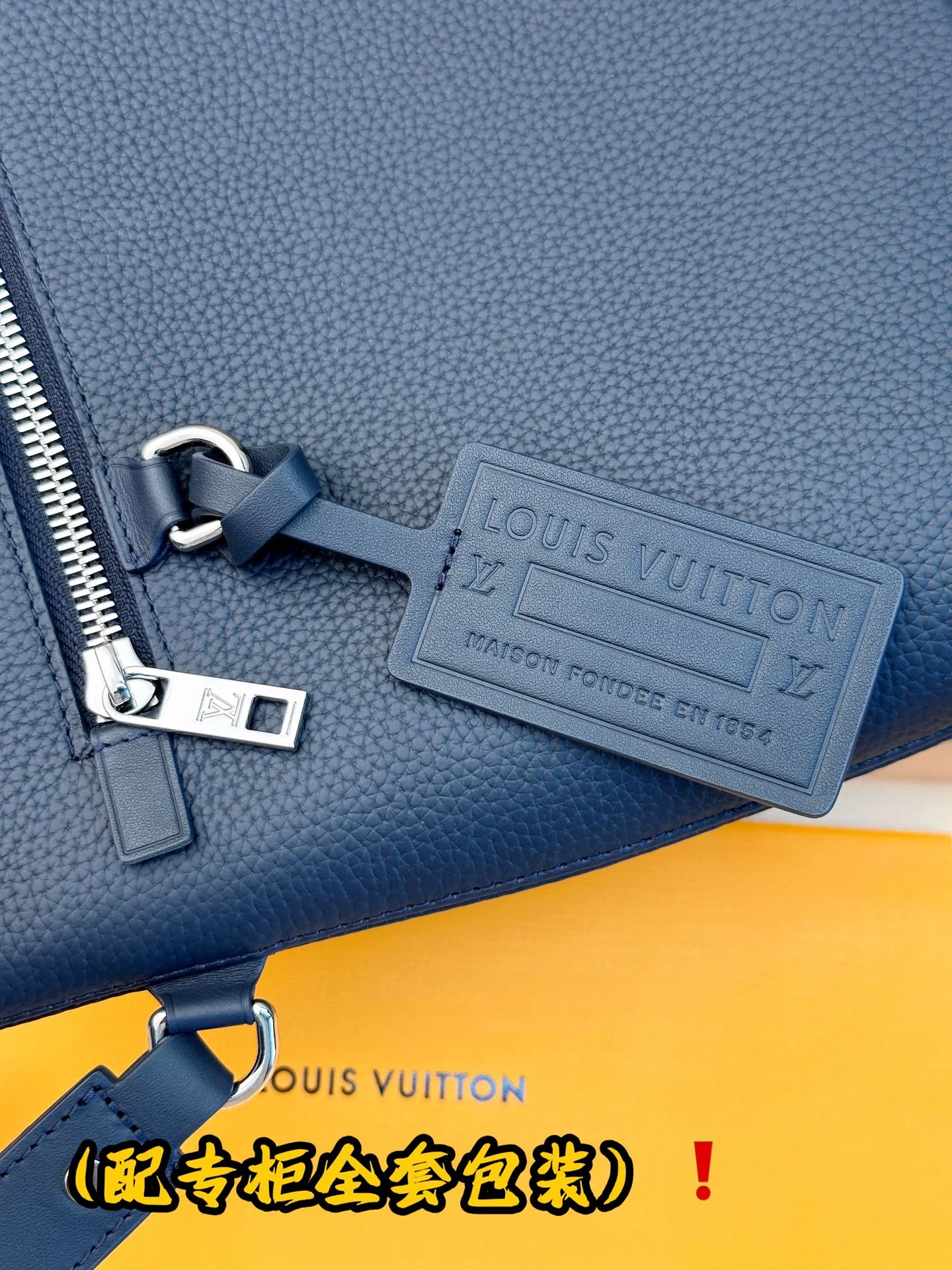 Sleek Louis Vuitton Clutch Bags 56257