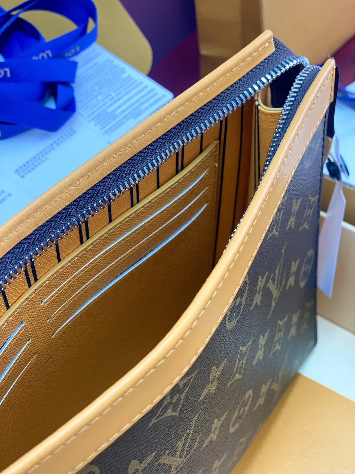 Louis Vuitton Clutch Bags Sophisticated 56251