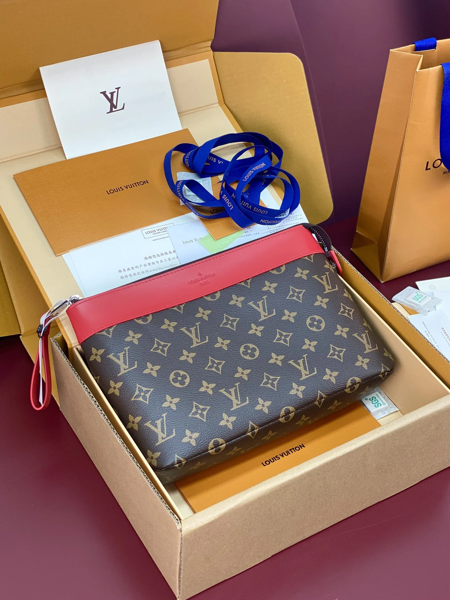 TechFriendly Louis Vuitton Clutch Bags 56240