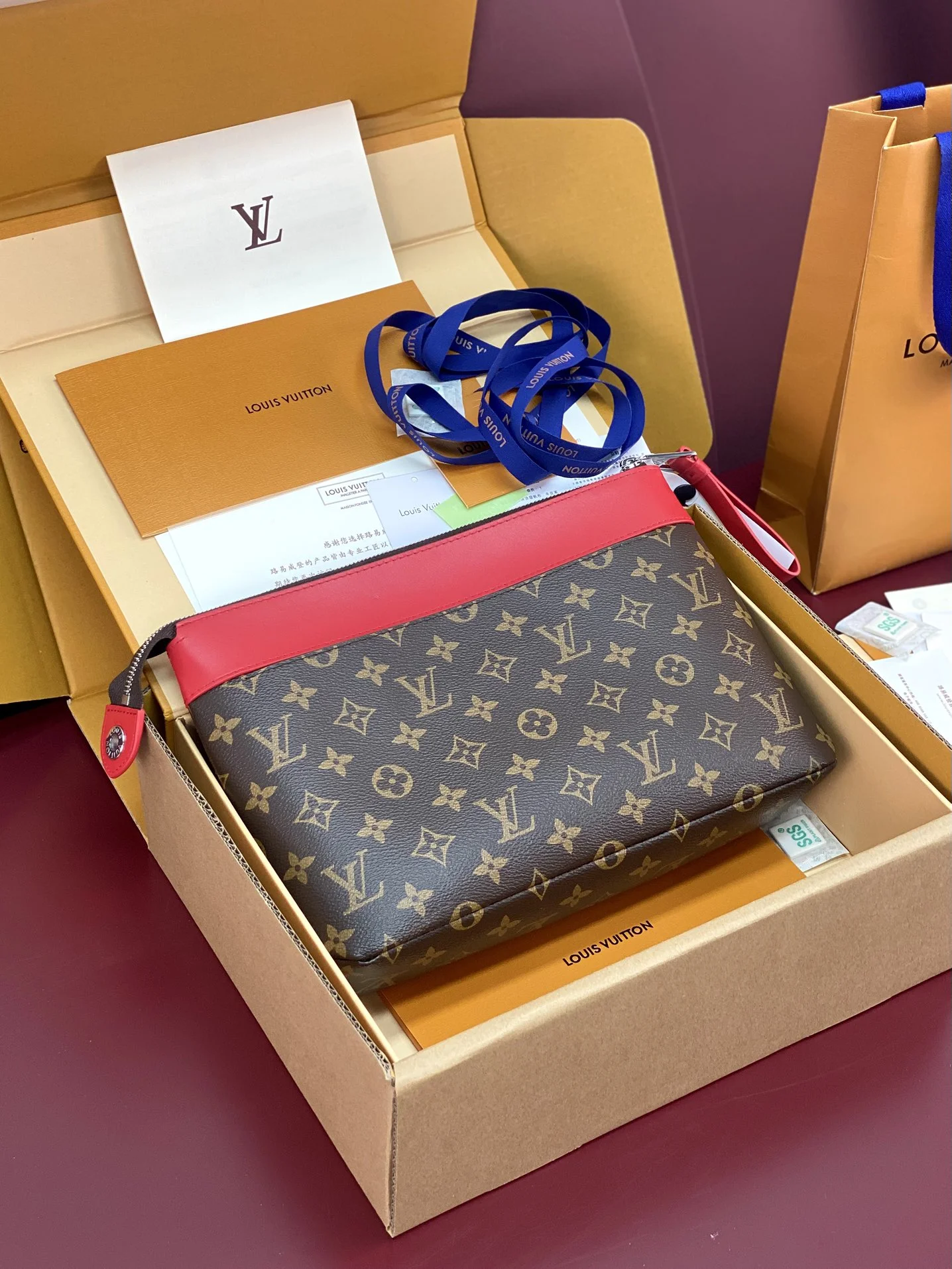 TechFriendly Louis Vuitton Clutch Bags 56240