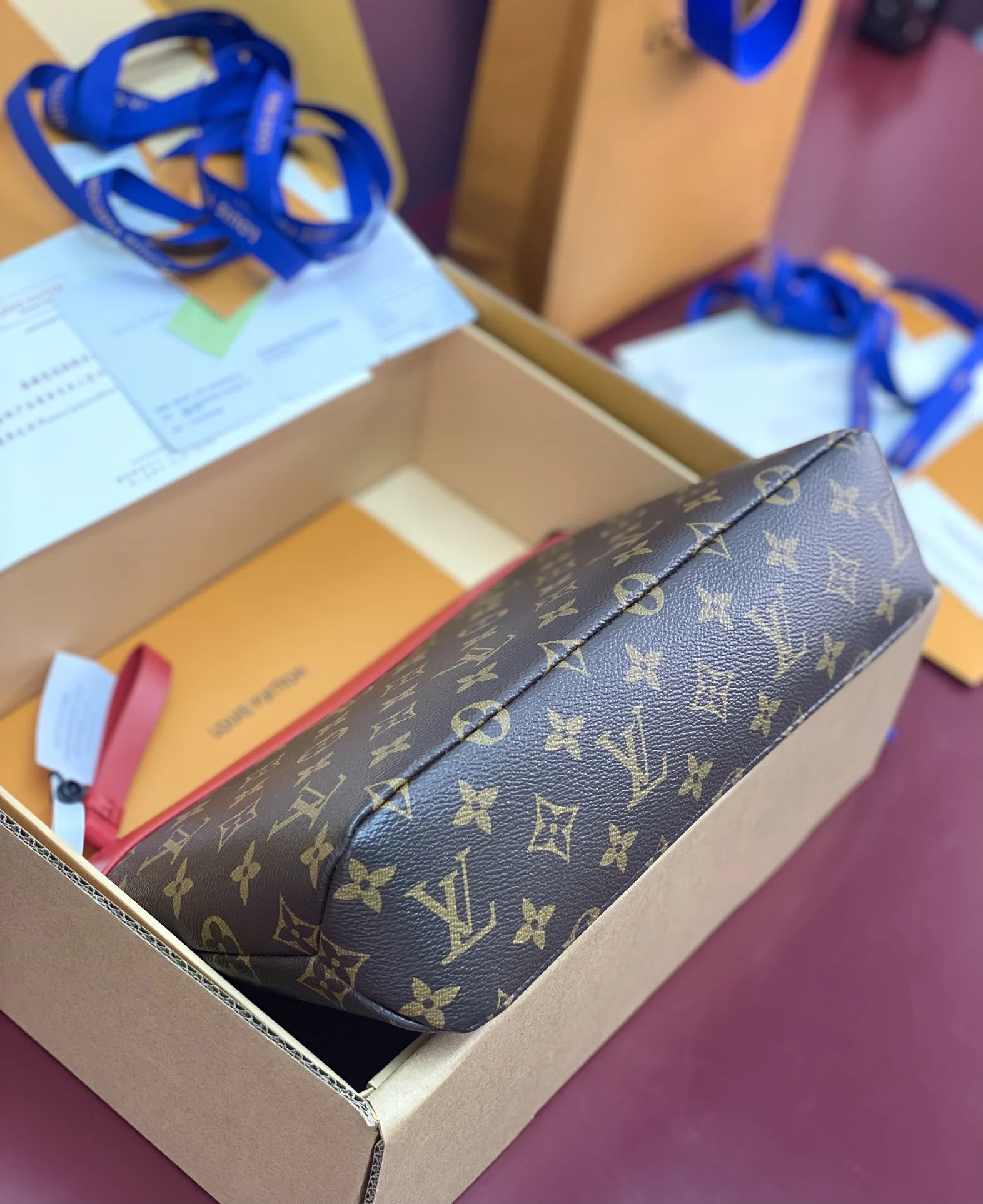 TechFriendly Louis Vuitton Clutch Bags 56240
