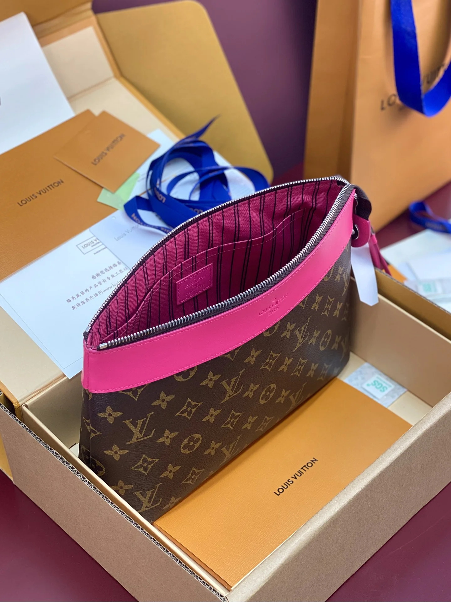 StreetReady Louis Vuitton Clutch Bags 56247