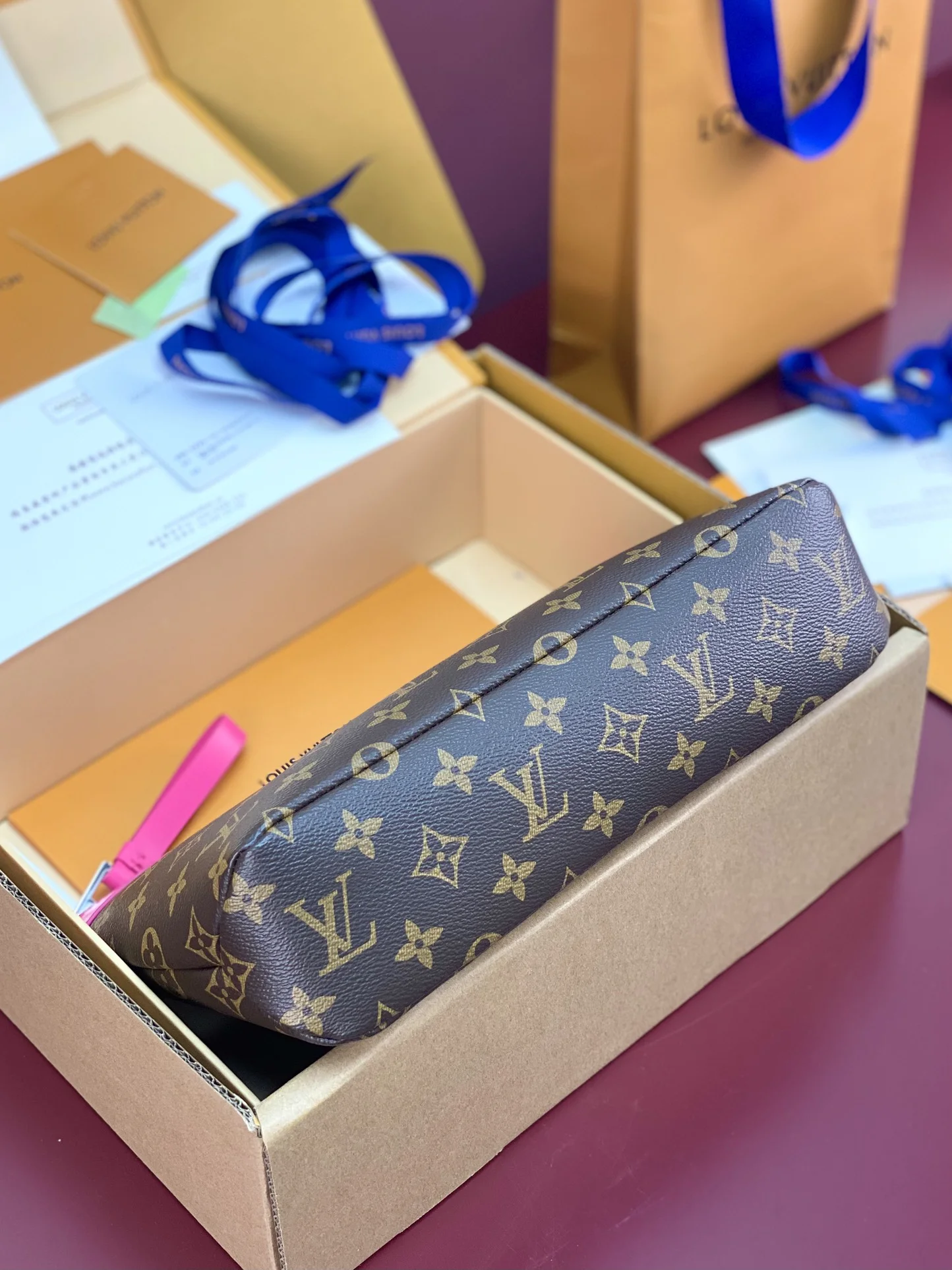 StreetReady Louis Vuitton Clutch Bags 56247