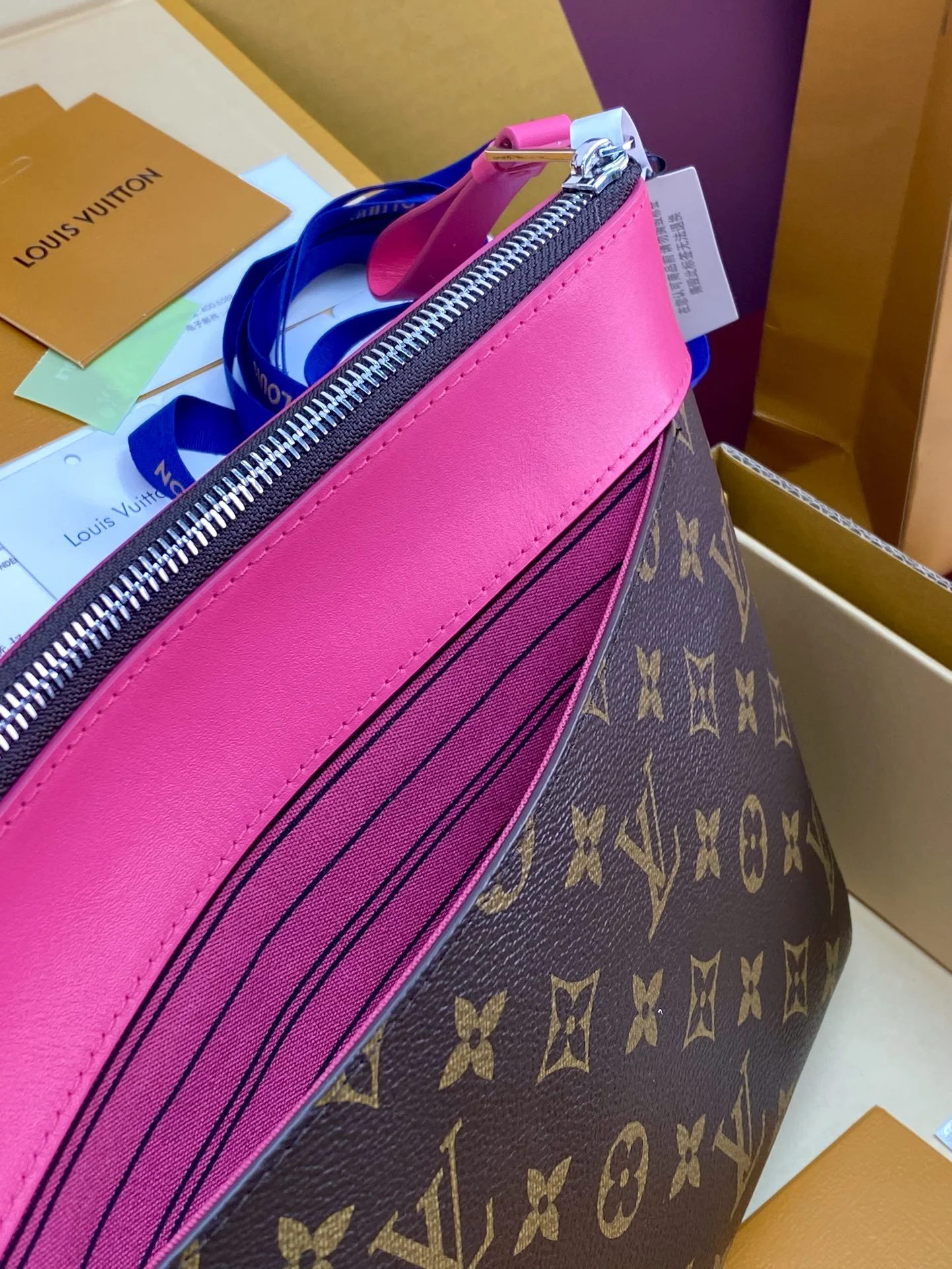 StreetReady Louis Vuitton Clutch Bags 56247