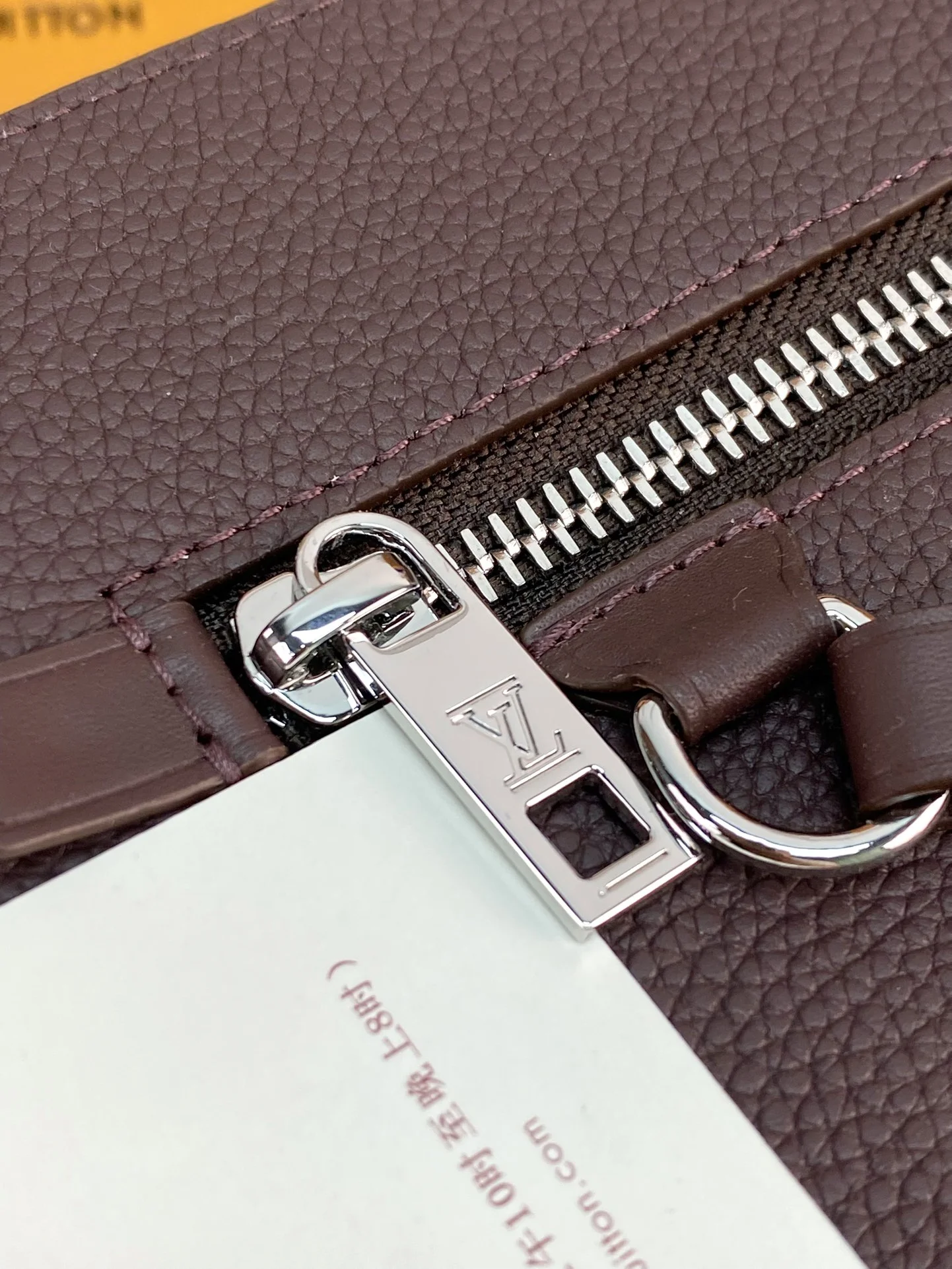 ZipUp Louis Vuitton Clutch Bags 56306