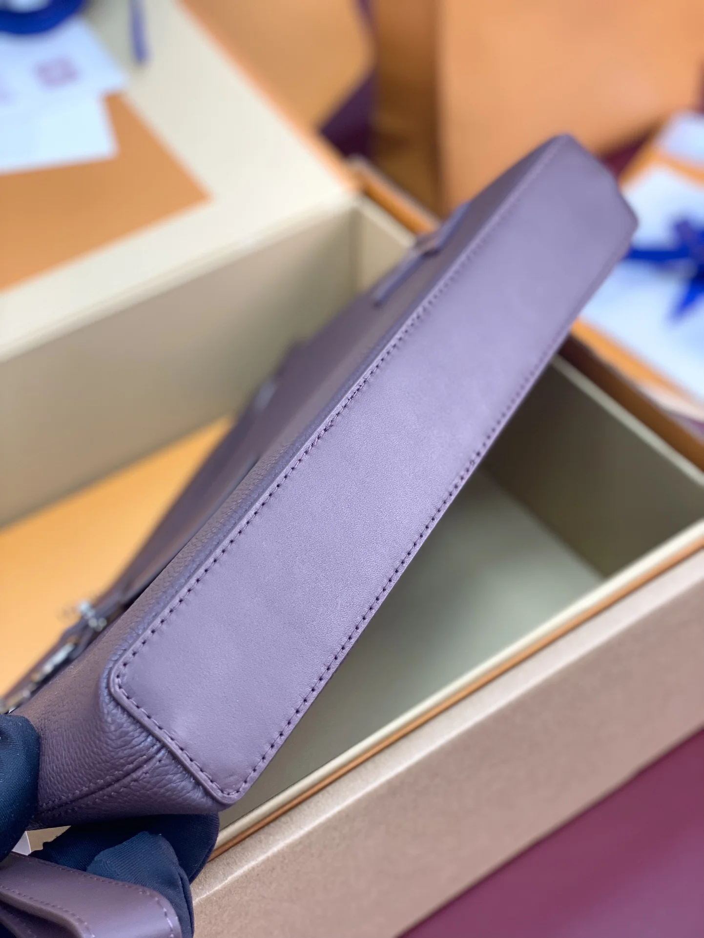 ZipUp Louis Vuitton Clutch Bags 56306