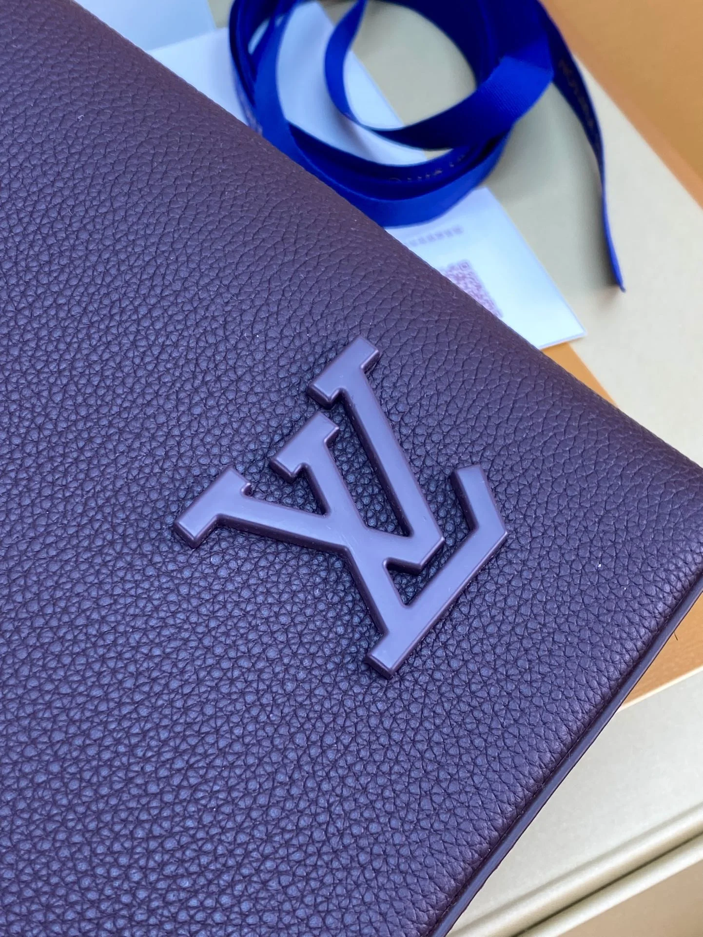 ZipUp Louis Vuitton Clutch Bags 56306
