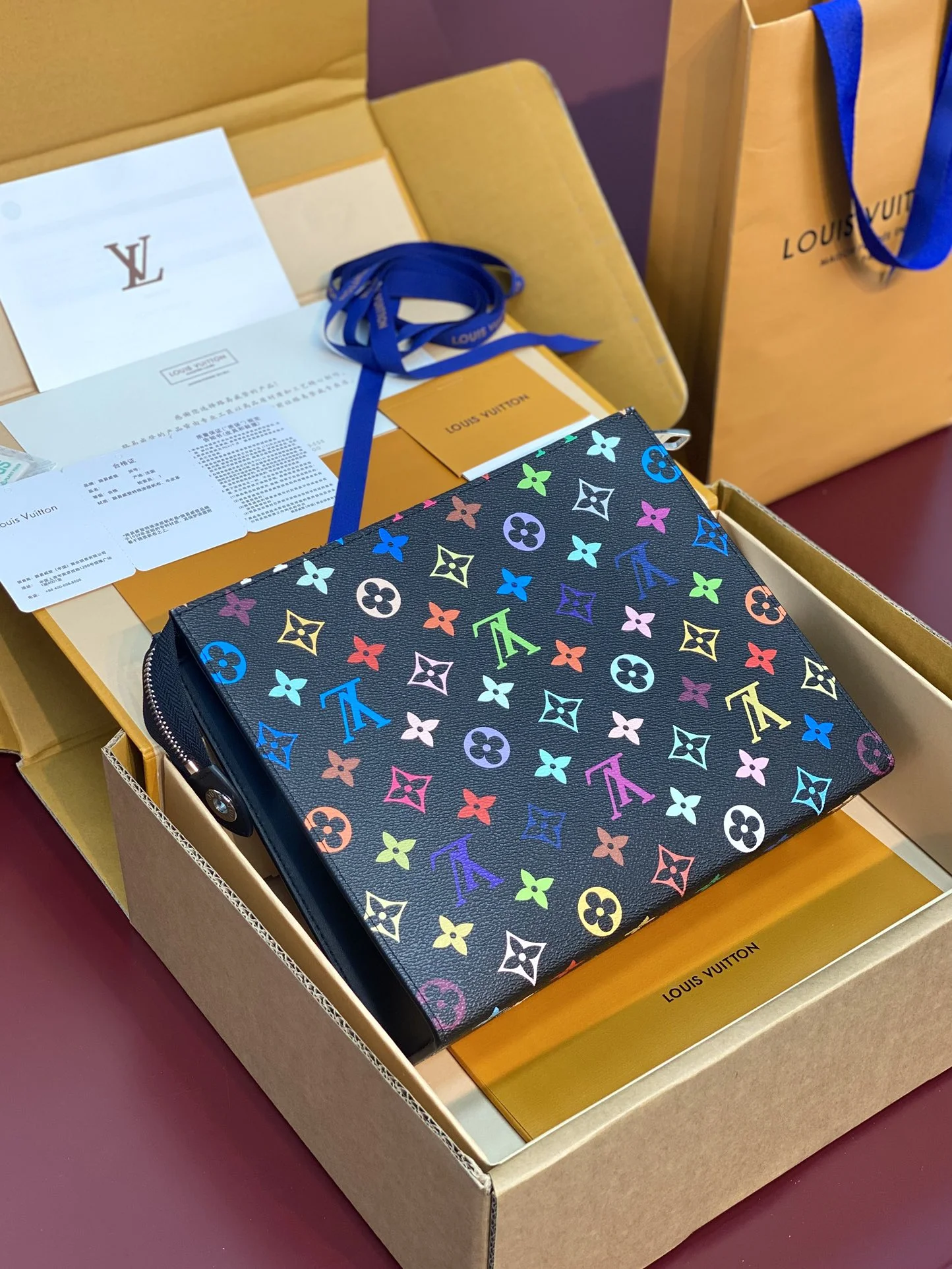 Sustainable Louis Vuitton Clutch Bags 56232