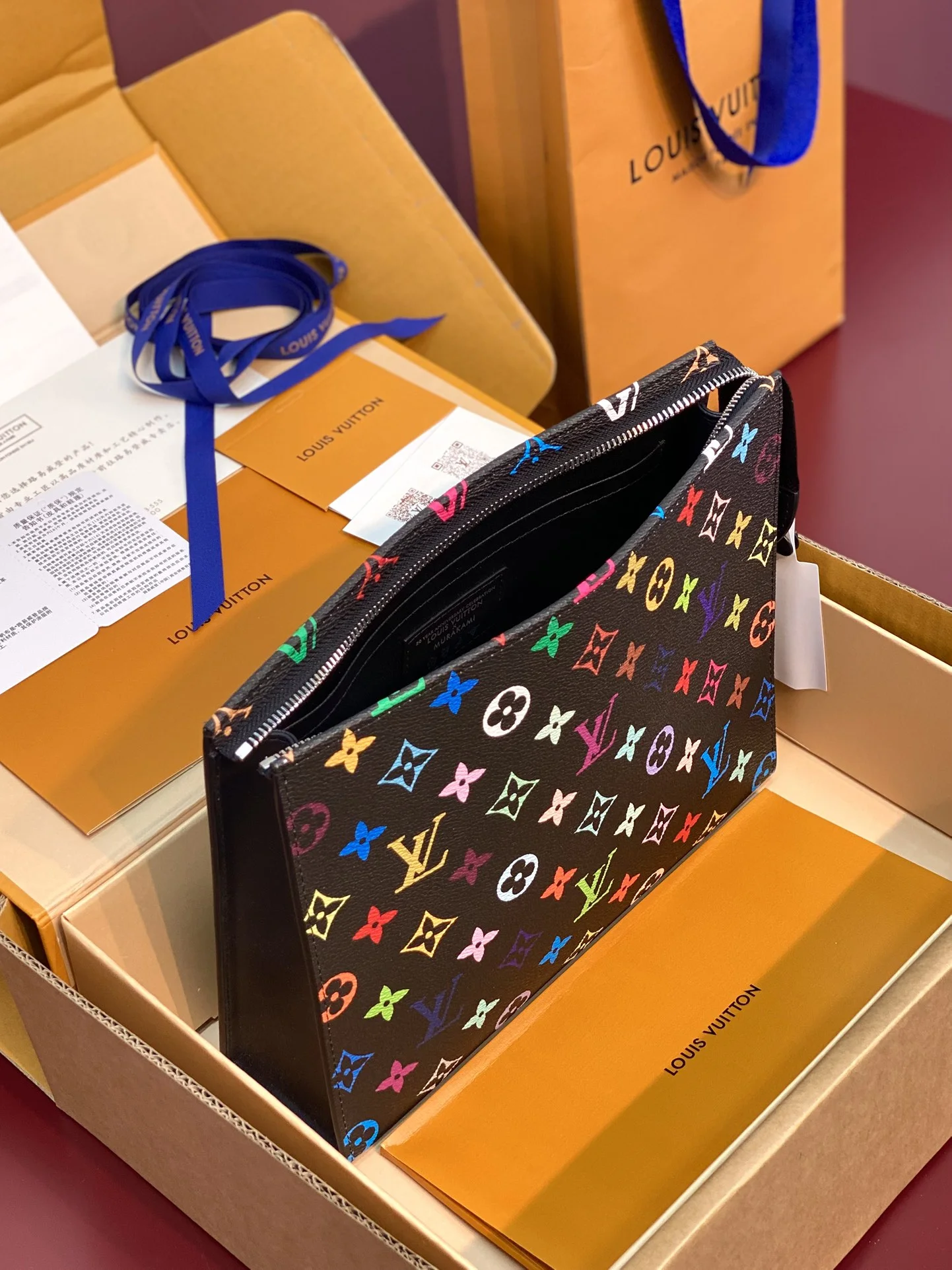 Sustainable Louis Vuitton Clutch Bags 56232