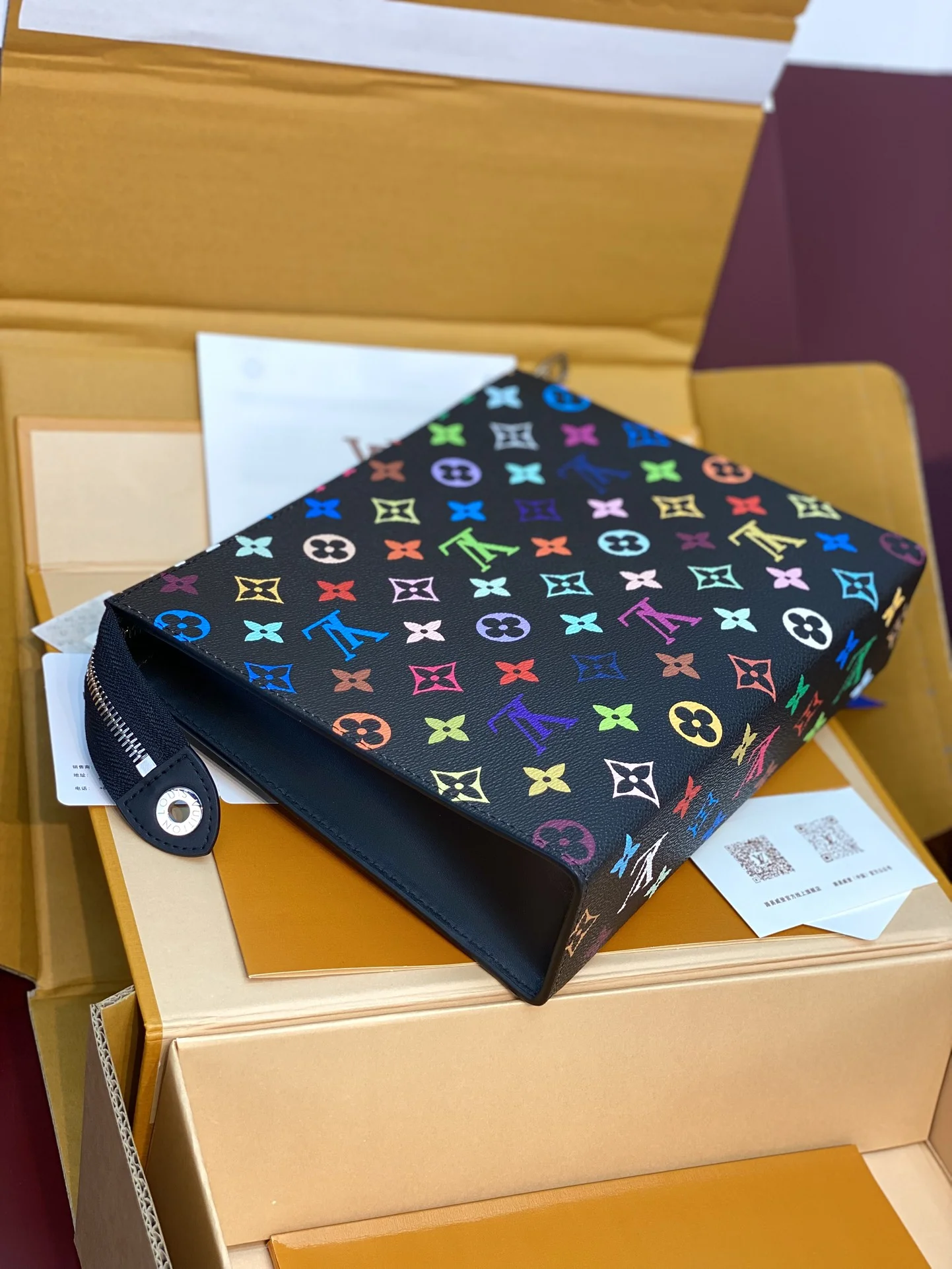 Sustainable Louis Vuitton Clutch Bags 56232