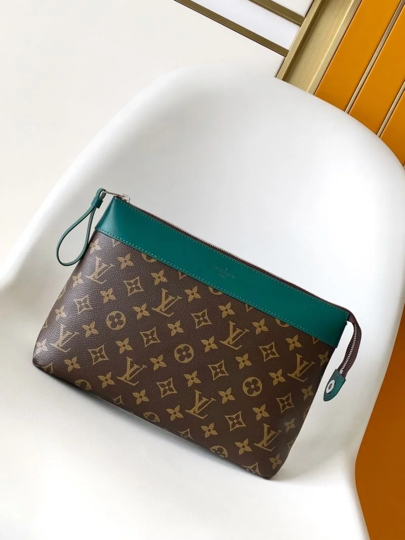 Compact Louis Vuitton Clutch Bags 39769