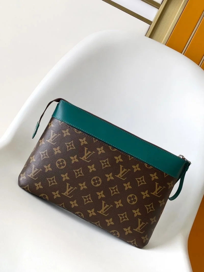Compact Louis Vuitton Clutch Bags 39769