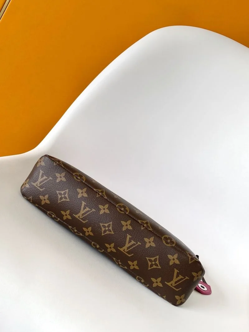 Louis Vuitton Clutch Bags Stretchable 39768