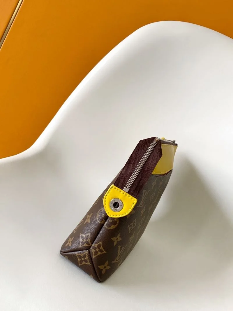 Louis Vuitton Clutch Bags UrbanChic 39762