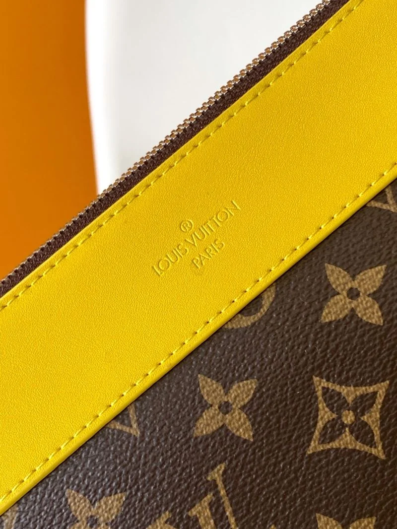 Louis Vuitton Clutch Bags UrbanChic 39762