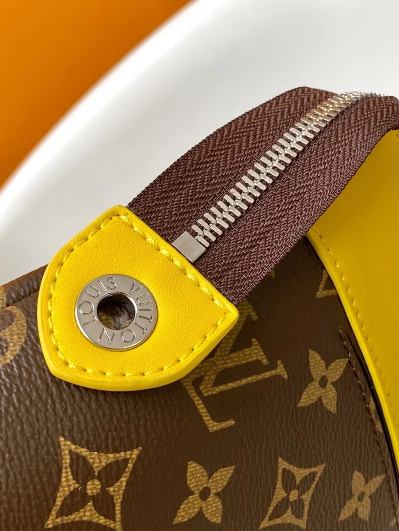 Louis Vuitton Clutch Bags UrbanChic 39762