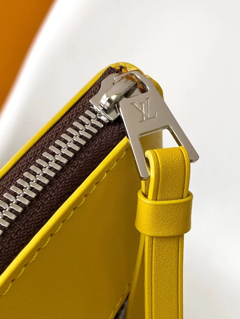 Louis Vuitton Clutch Bags UrbanChic 39762