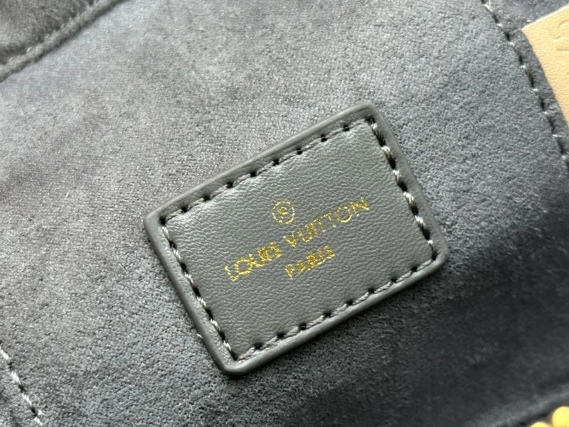 Louis Vuitton Cosmetic Bags RelaxedFit 80493