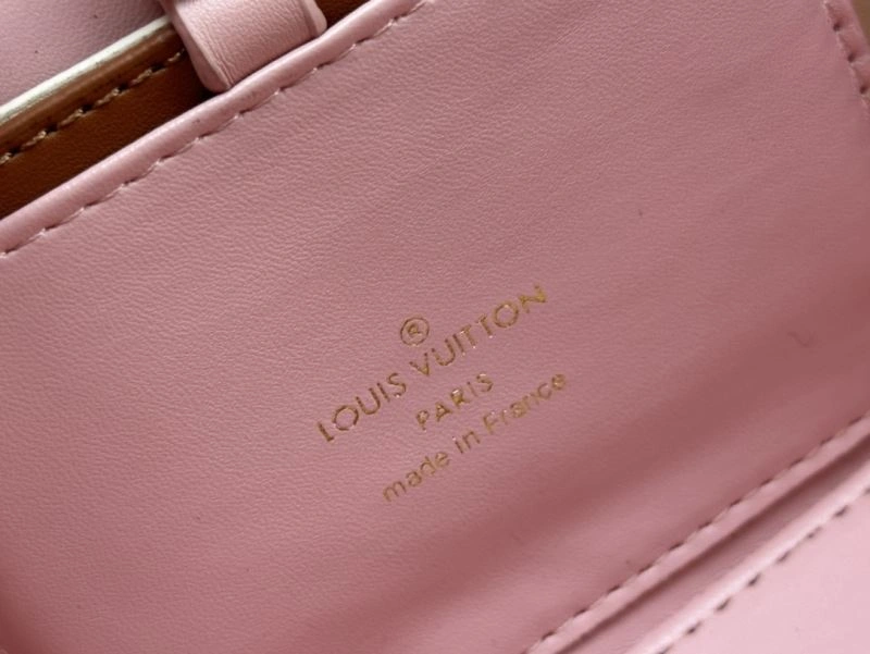 Flexible Louis Vuitton Cosmetic Bags 80484