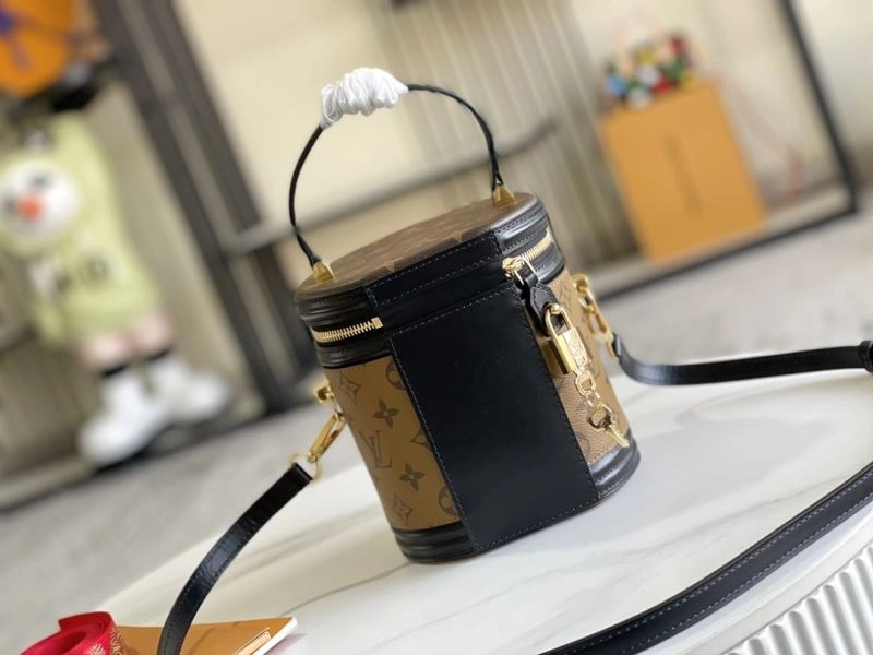 Sophisticated Louis Vuitton Cosmetic Bags 94367